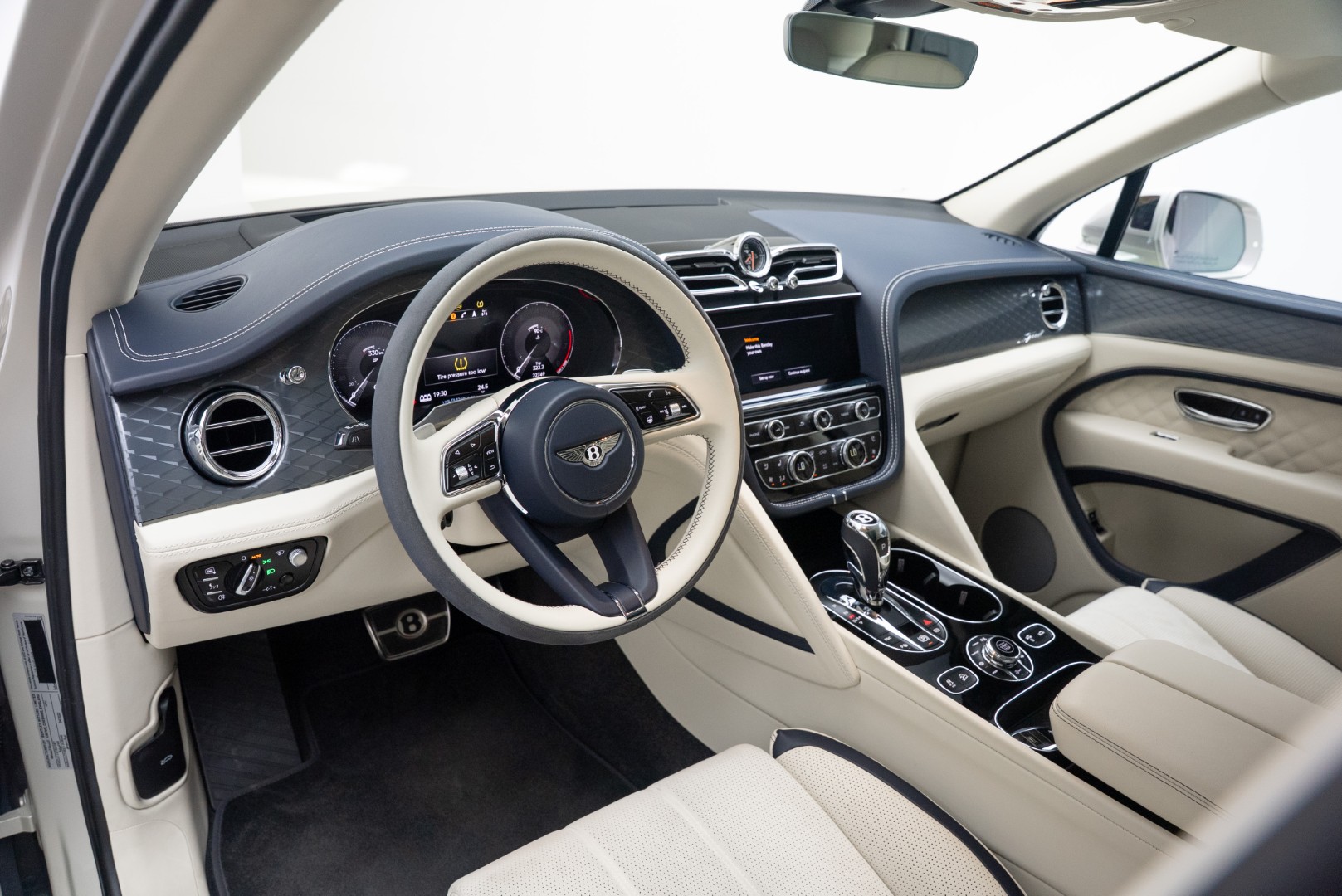 2022 BENTLEY BENTAYGA SPEED W12 GCC WITH WARRANTY AND SERVICES